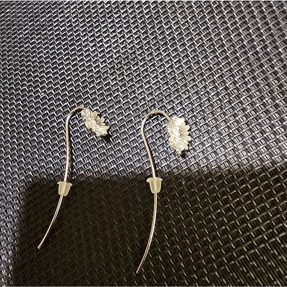 Daisy Long Back Earrings - Picture 2 of 6